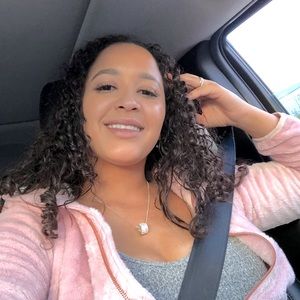 Meet your Posher, Jeniffer